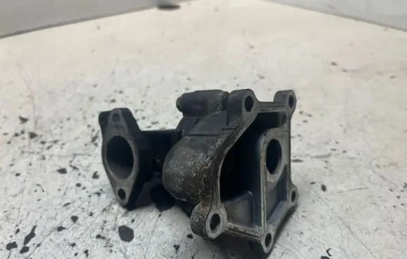 Nissan X-Trail T30 Thermostat/thermostat housing 3038115