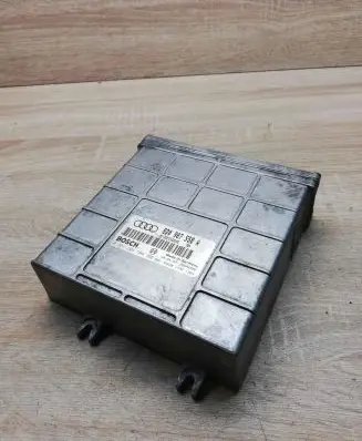 Audi A4 S4 B5 8D Engine control unit/module ECU 8d0907558a 0261204504