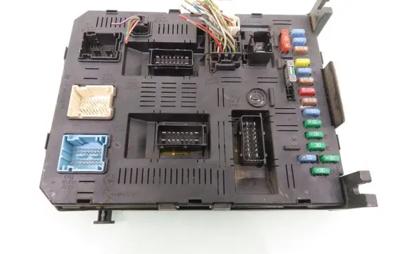 Citroen C4 I Central body control module 9656530580