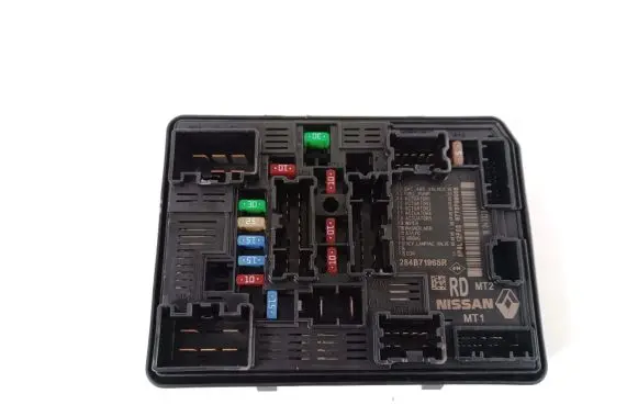 Dacia Sandero III Fuse module 284B71965R