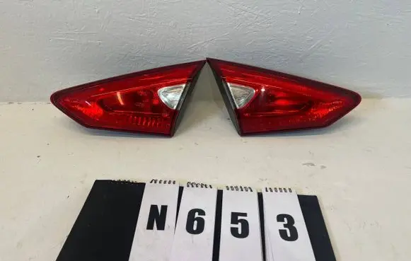 Nissan Pulsar Rear/tail lights 265553ZL5A 265503ZL5A