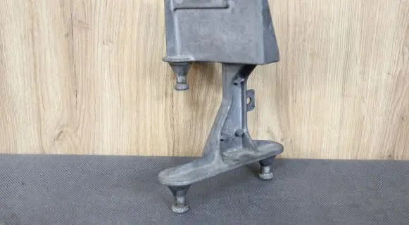 Mercedes-Benz CLK A209 C209 ABS pump bracket 2034310240 A2034310240