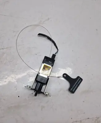 Fuel tank cap lock