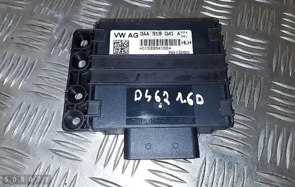 Volkswagen Jetta VI Engine control unit/module 3aa919041a