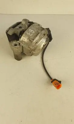 Engine mount bracket