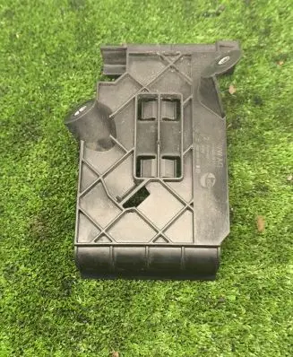 Volkswagen Golf VII Other engine bay part 5Q0906507