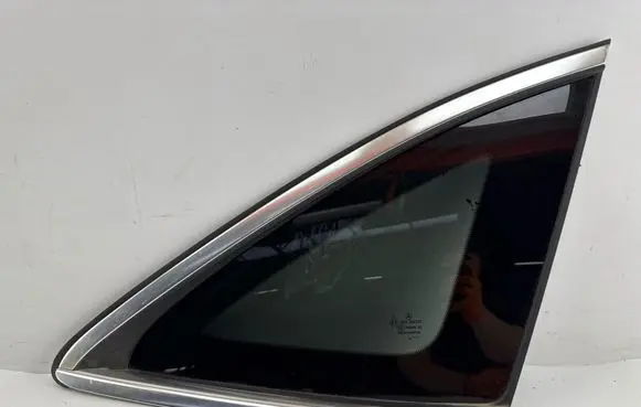 Mercedes-Benz EQC Rear side window 43R006723
