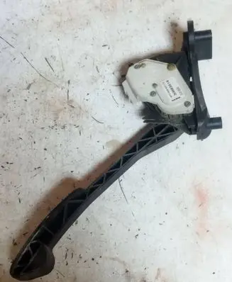 Volvo XC70 Accelerator throttle pedal 30683516 6PV00853712