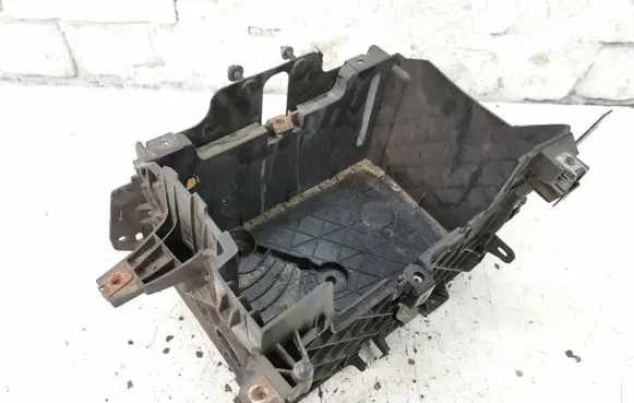 Battery box tray