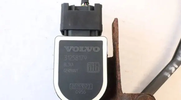 Volvo V70 Headlight/headlamp level sensor 31258179