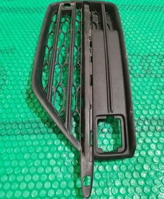 Volvo XC90 Front bumper lower grill 31383869