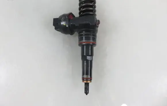 Skoda Fabia Mk1 (6Y) Fuel injector 0414720037 038130073AJ