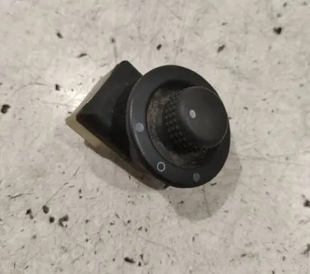 Renault Scenic II - Grand scenic II Wing mirror control module 8200002442A