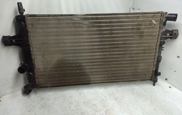 Opel Zafira A Coolant radiator