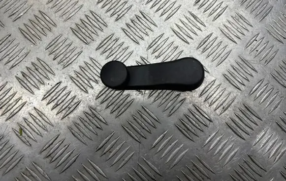 Volkswagen Golf IV Front door window winding handle 1H0837581D