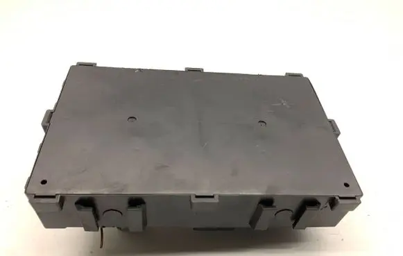 Nissan Juke I F15 Central body control module 116RAI000258