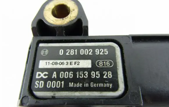 Mercedes-Benz C W204 Air pressure sensor A0061539528