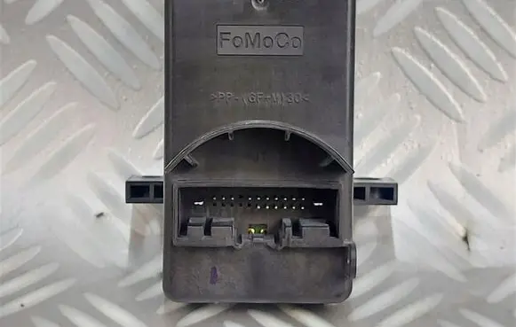 Ford Kuga III EUR ISO radio connector LJ6T-14F642-BG