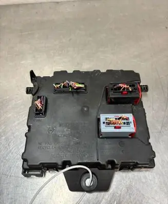 Renault Master III Fuse box set 284B19799R