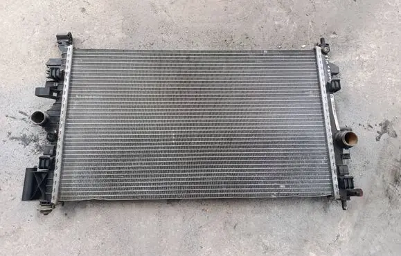 Opel Insignia A Coolant radiator 13241726