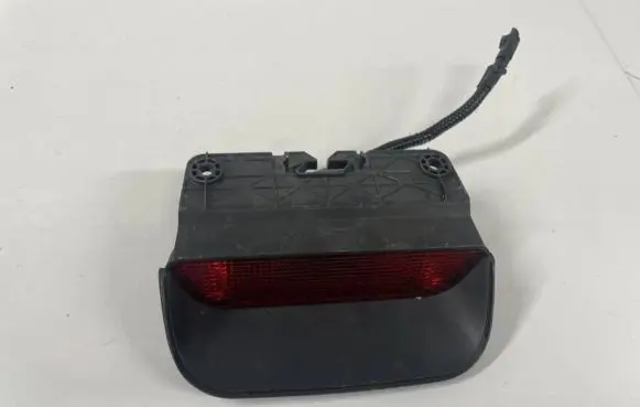 Honda CR-V Third/center stoplight p6939