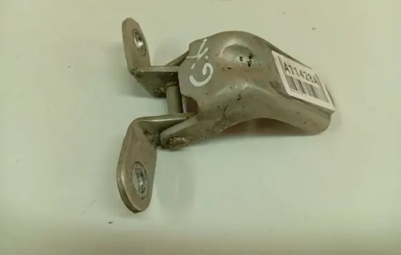 Hyundai i30 Rear door lower hinge