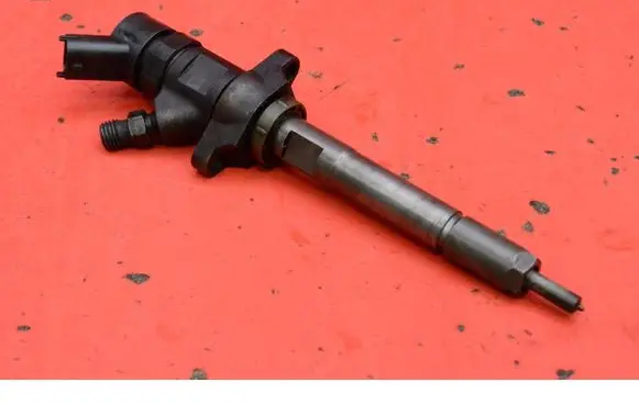 Ford Focus C-MAX Fuel injector 0445110259