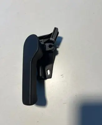 Engine bonnet (hood) release handle