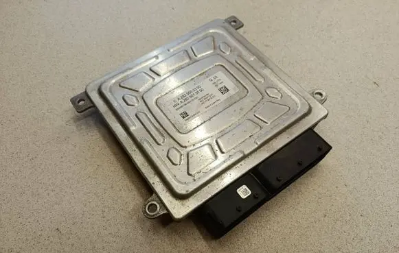 Mercedes-Benz B W247 Engine control unit/module A2829003300 A2C17790700 A2829013000
