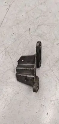 Audi A4 S4 B7 8E 8H Gear shift cable bracket 4B0713125D