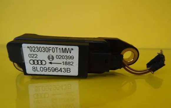 Audi A3 S3 8L Airbag deployment crash/impact sensor 8L0959643B
