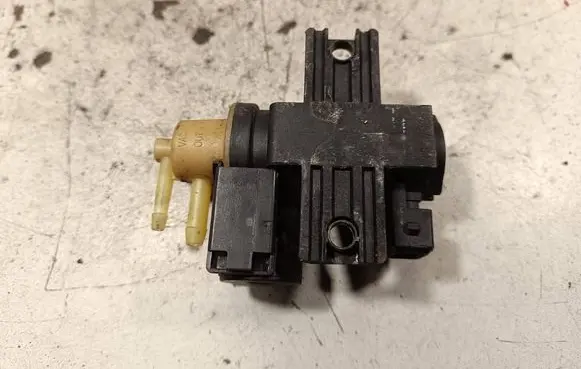 Nissan X-Trail T32 Turbo solenoid valve 8200790180