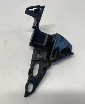 Chevrolet Camaro Front bumper mounting bracket 92228099 25527350C FNC24351