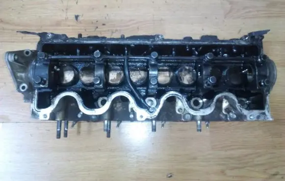 Alfa Romeo 156 Engine head gas9c180n