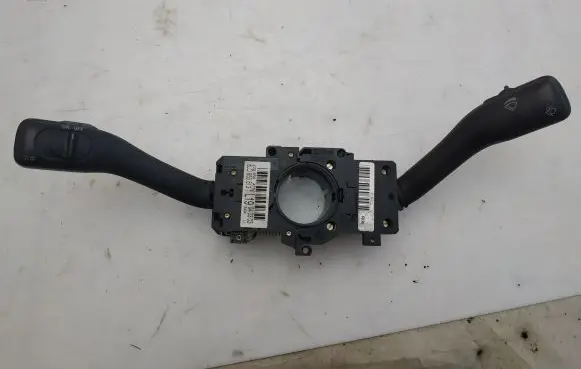 Volkswagen PASSAT B5 Indicator stalk 4B0953503E 8L0953513T