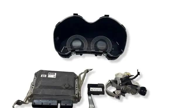 Toyota Auris 150 Engine ECU kit and lock set 8966112B90