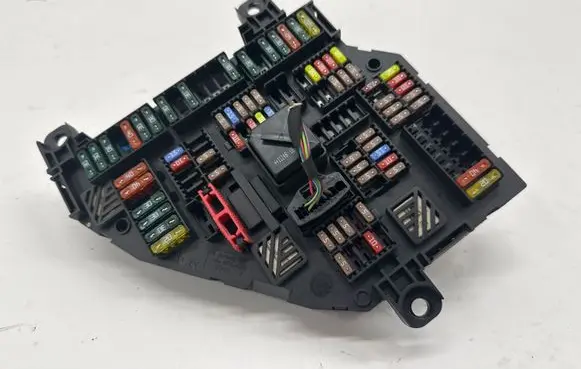 BMW 5 F10 F11 Fuse module 9234423