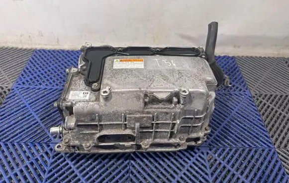 Voltage converter inverter