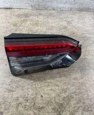 Toyota RAV 4 (XA40) Tailgate rear/tail lights H4298