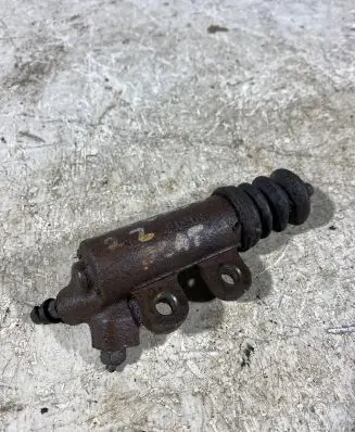 Clutch slave cylinder
