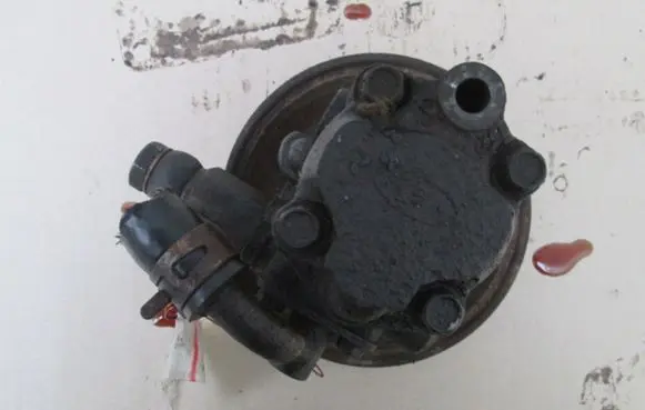 KIA Clarus Power steering pump