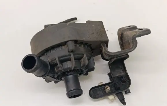 Volkswagen ID.3 Electric auxiliary coolant/water pump 1EA965567K