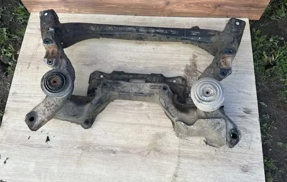 Mercedes-Benz E W211 Front subframe