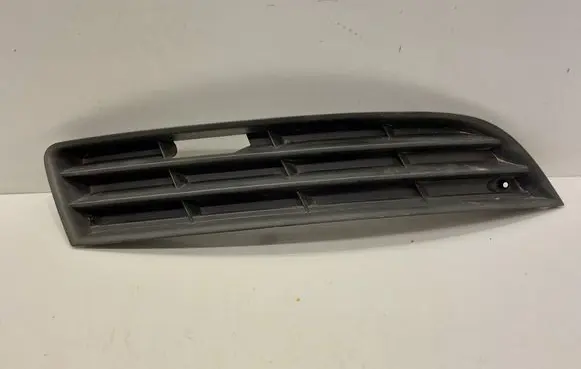 Volkswagen PASSAT B6 Front bumper lower grill 3C0853666