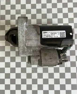 Peugeot 308 Starter motor 9674077280 ESM18E8