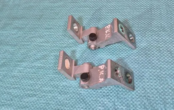 Front door upper hinge