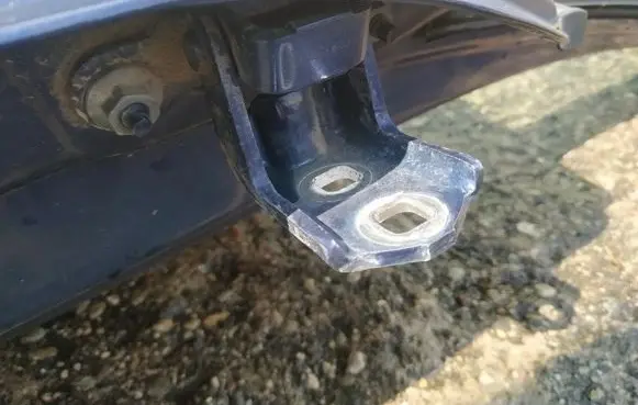 Renault Scenic II - Grand scenic II Rear door lower hinge