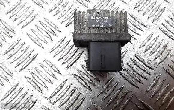 Nissan X-Trail T31 Glow plug pre-heat relay 9640469680A