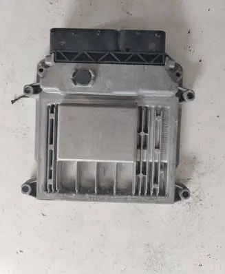 KIA Ceed Engine control unit/module 391102B600 0261201852