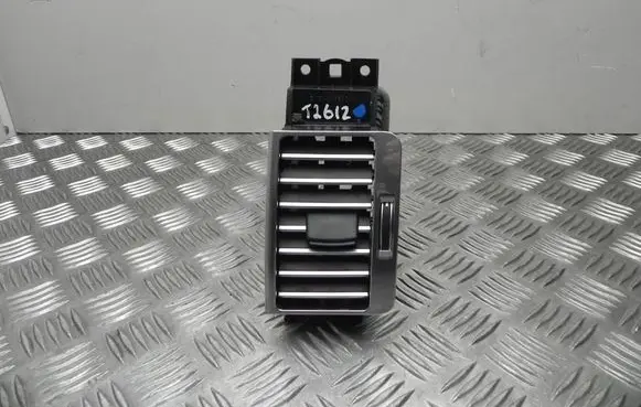 Land Rover Range Rover L405 Rear air vent grill CK52046B30A T2612